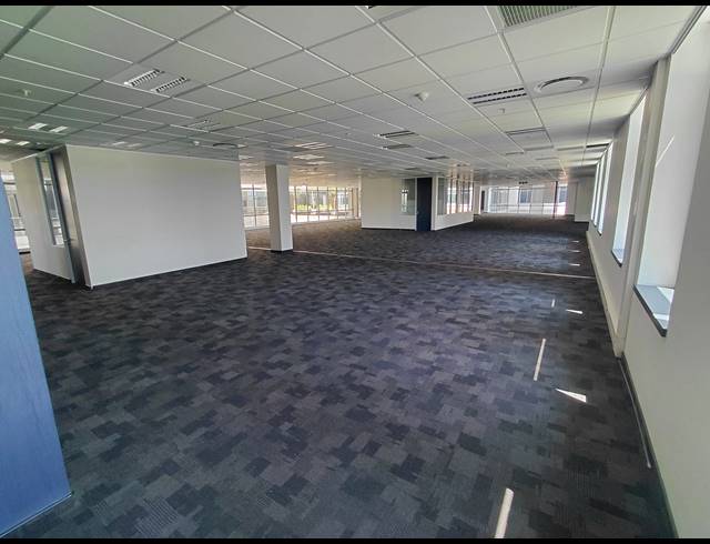 2,700M² OFFICE TO LET IN WATERFALL